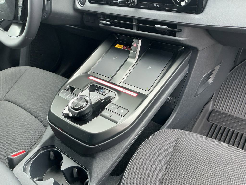 2026 Toyota C-HR SE - Photo 12