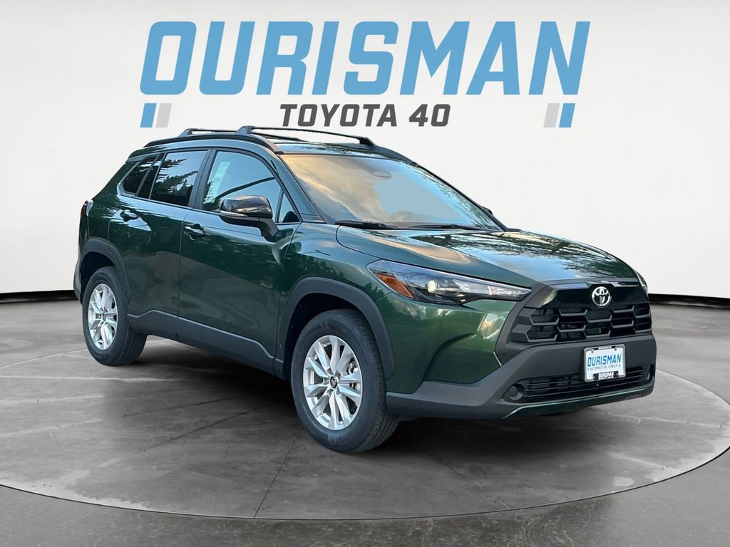 2026 Toyota Corolla Cross LE's photo