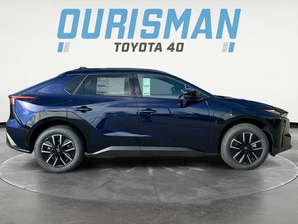 2026 Toyota bZ XLE - Photo 8