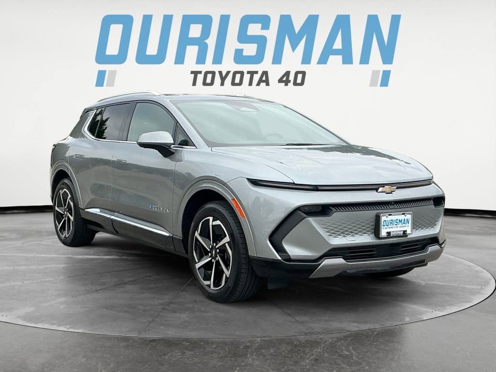 2024 Chevrolet Equinox EV LT's photo