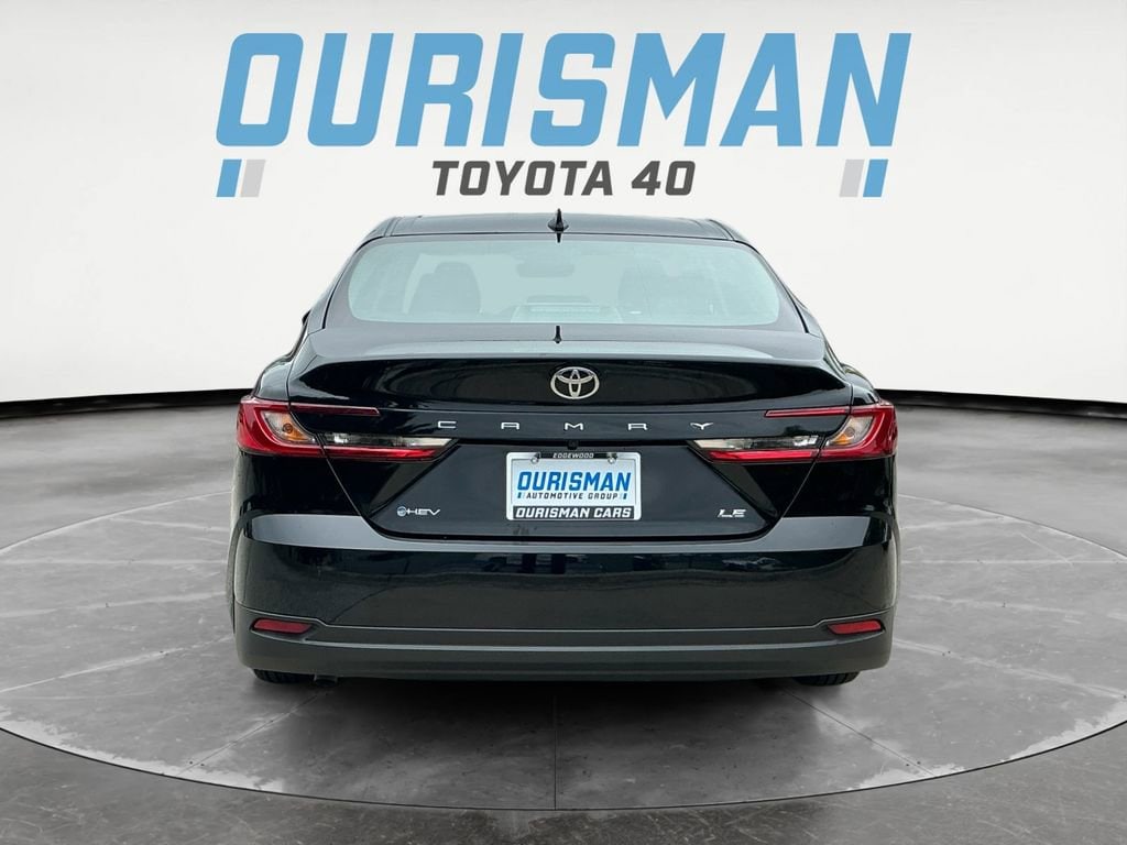 2026 Toyota Camry LE Hybrid's photo