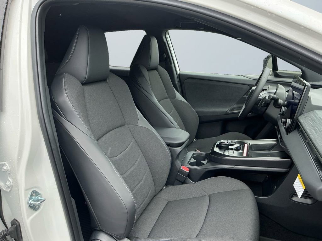 2026 Toyota C-HR SE - Photo 16