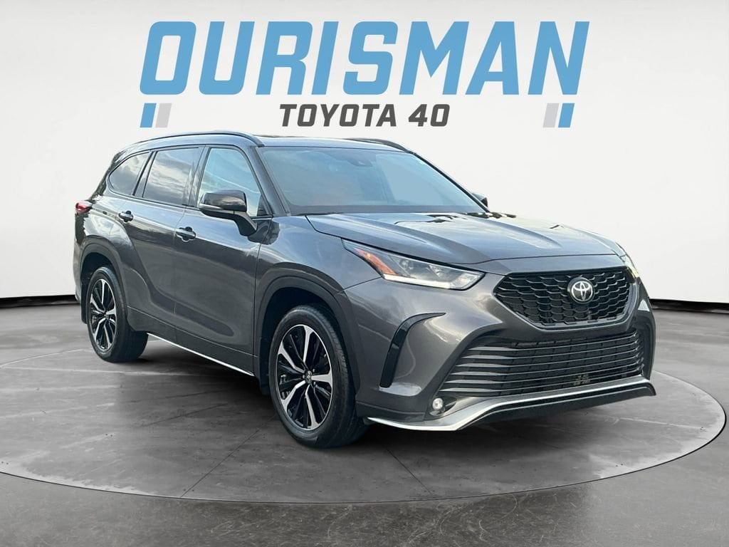 2022 Toyota Highlander XSE's photo