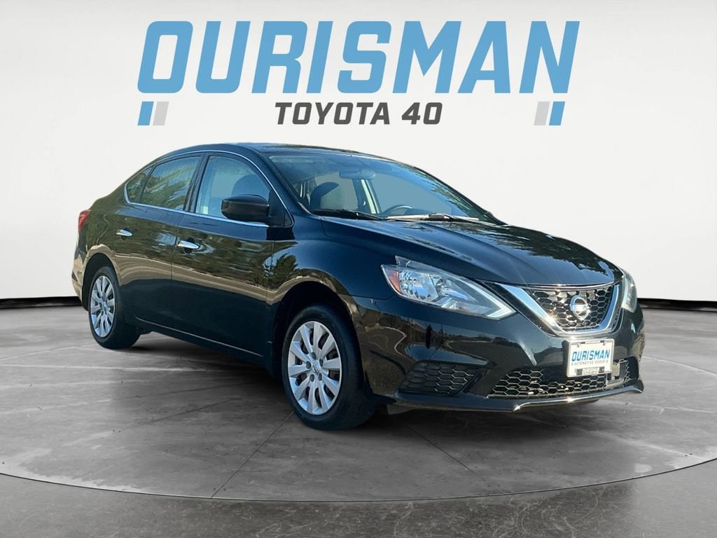 2018 Nissan Sentra S's photo