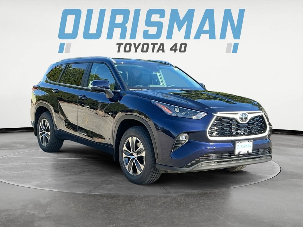 2026 Toyota Highlander XLE's photo