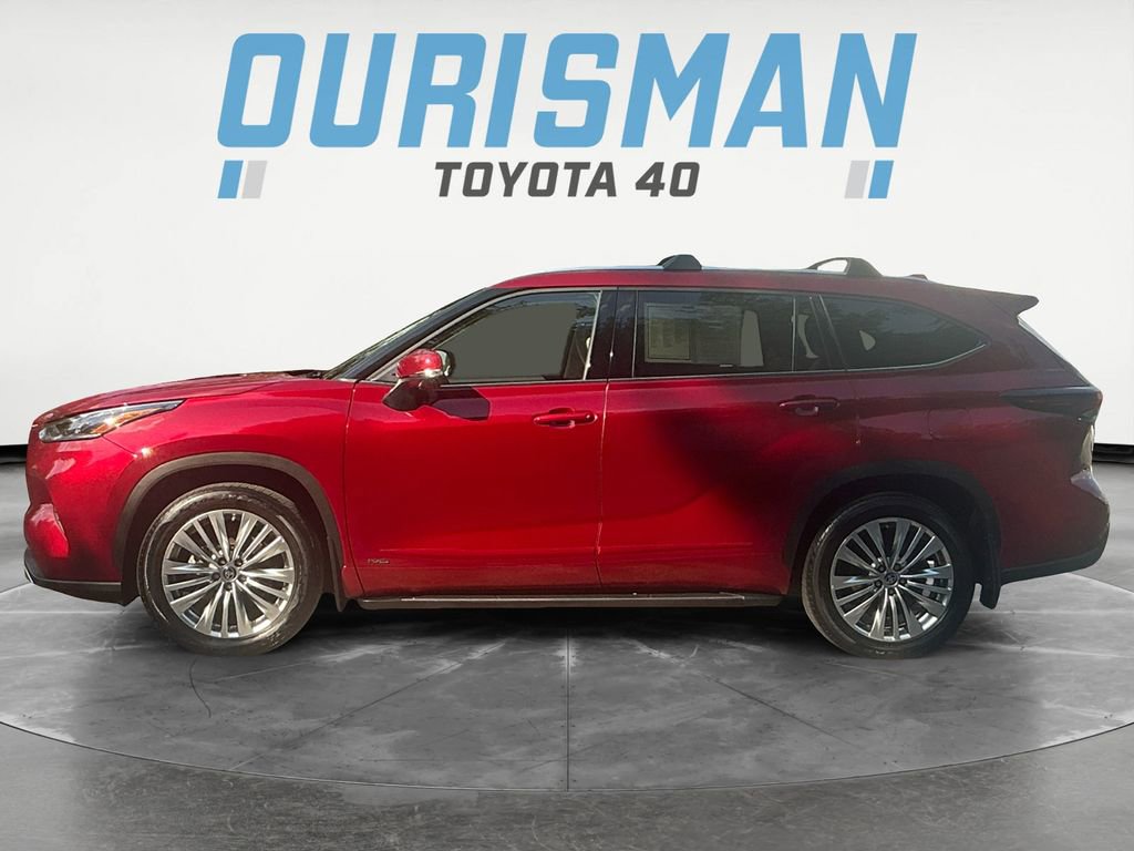 2024 Toyota Highlander Hybrid Platinum photo 3