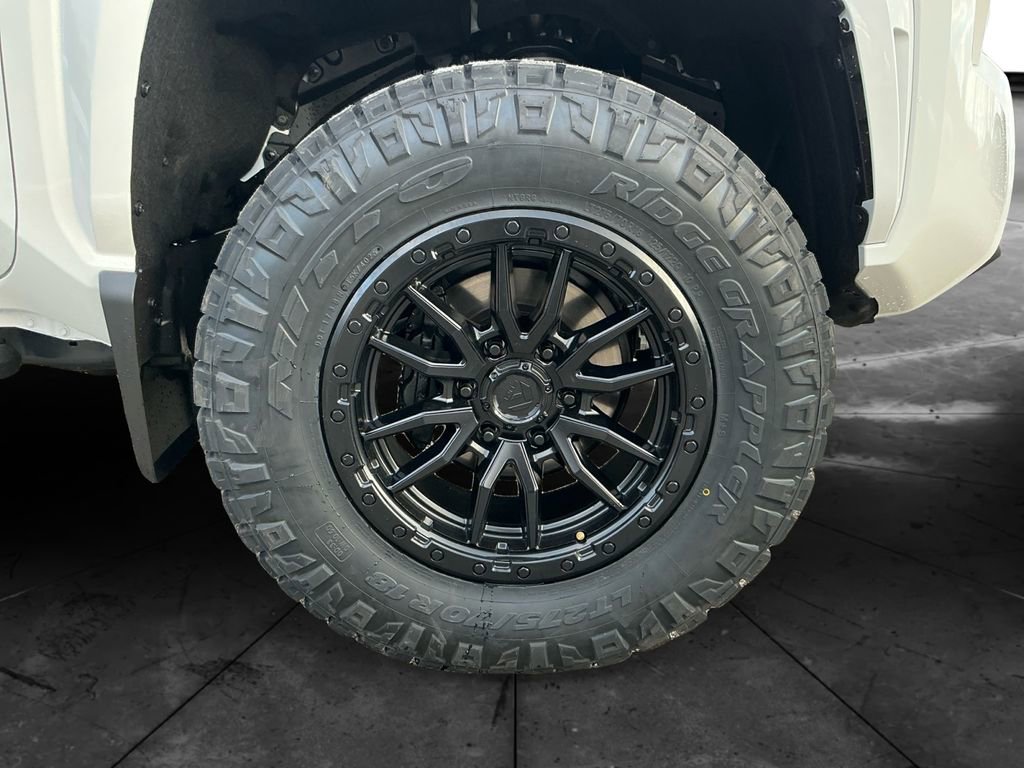 2026 Toyota Tacoma SR5 - Photo 15