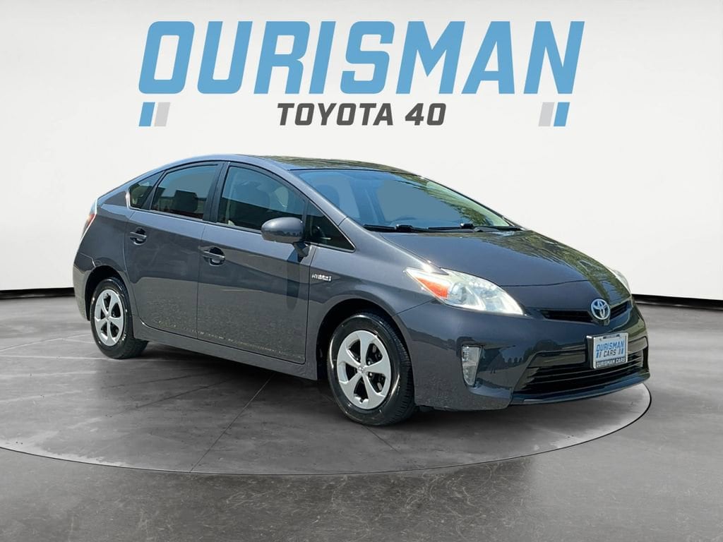 2013 Toyota Prius Two's photo
