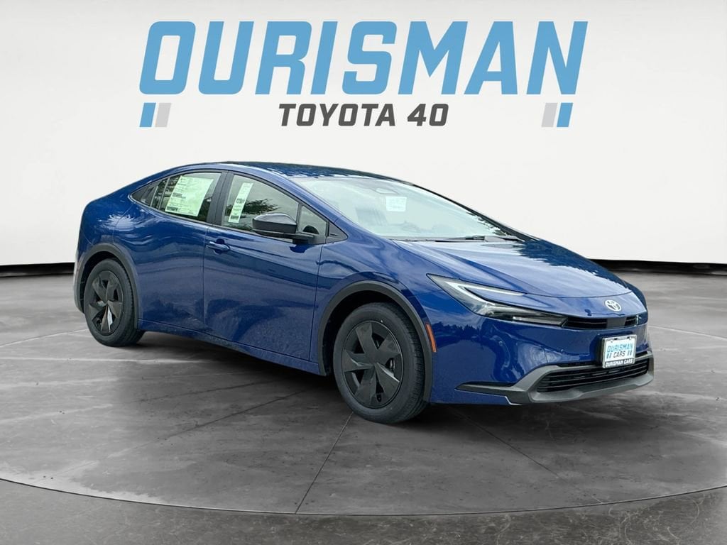 2026 Toyota Prius LE FWD's photo