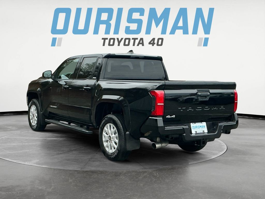 2025 Toyota Tacoma SR5 photo 4