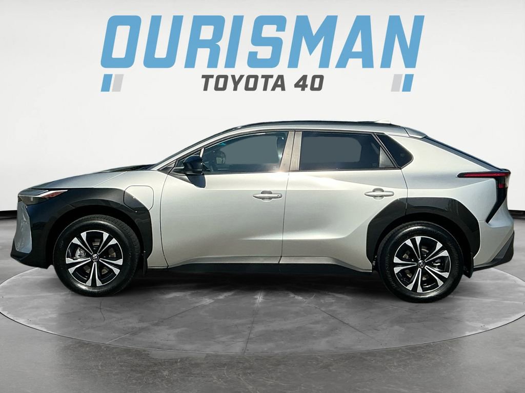 2023 Toyota bZ4X XLE photo 2
