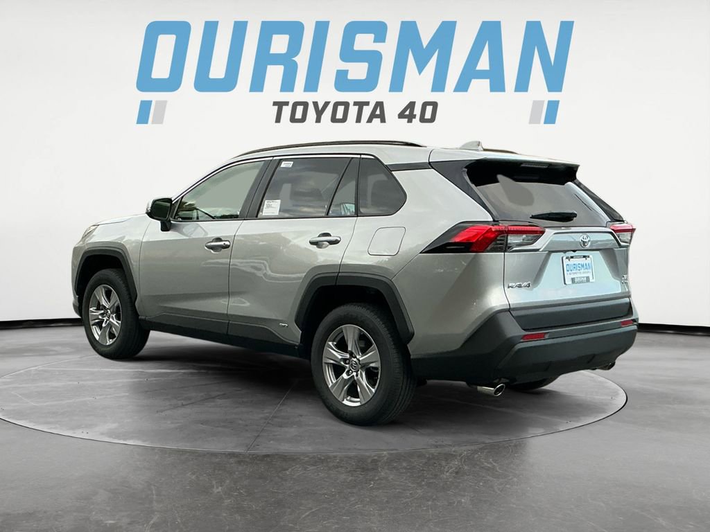 2025 Toyota RAV4 Hybrid XLE photo 4