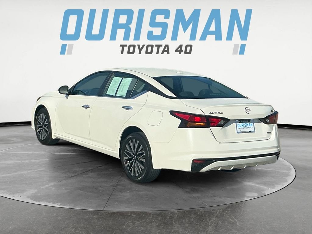 Used 2024 Nissan Altima 2.5 SV Sedan