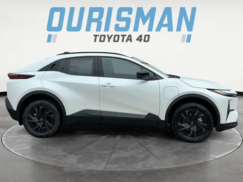 2026 Toyota C-HR SE - Photo 8