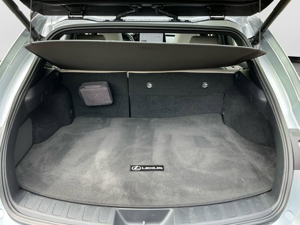 2023 Lexus UX Hybrid 250h Premium - Photo 17