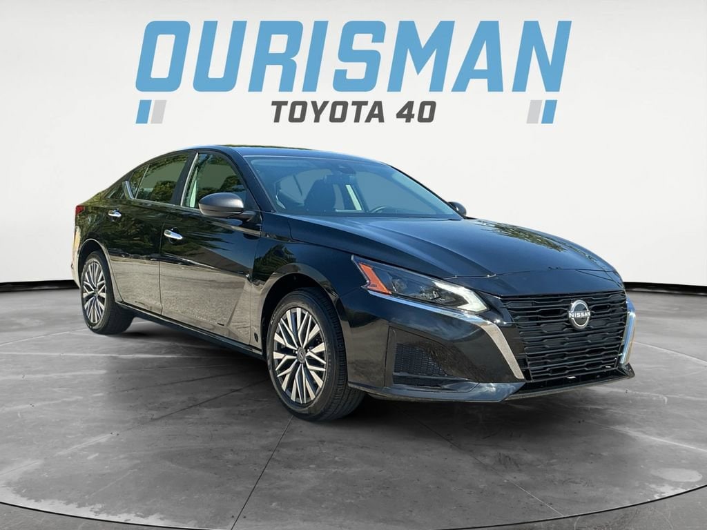 Used 2025 Nissan Altima 2.5 SV Sedan