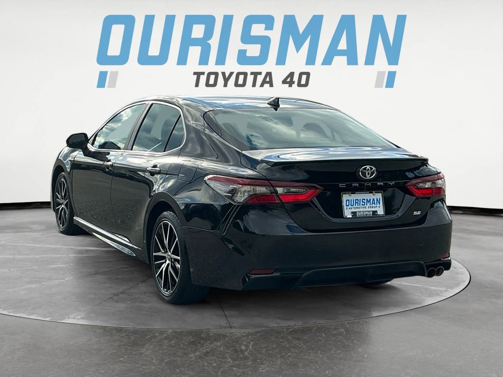 2022 Toyota Camry SE photo 4