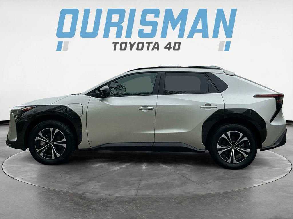 2024 Toyota bZ4X XLE photo 3