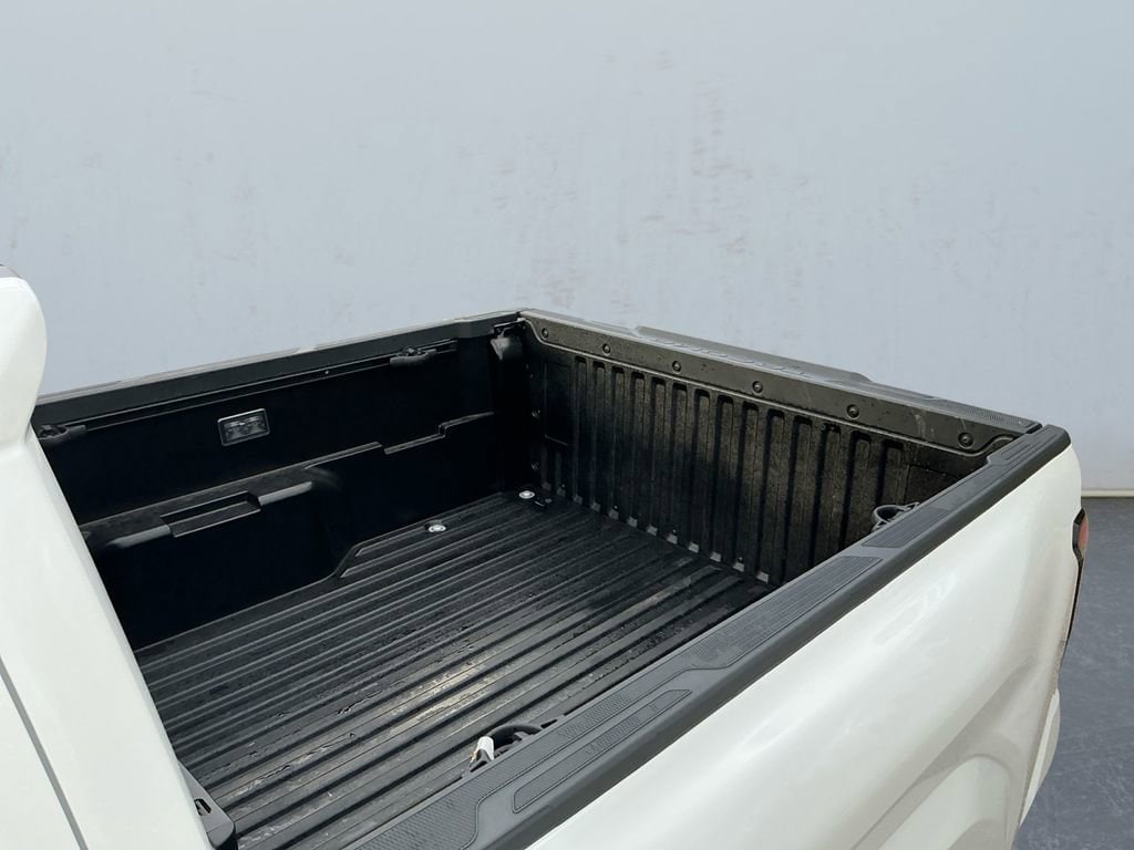 2026 Toyota Tacoma SR5 - Photo 17