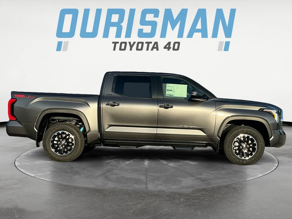 2025 Toyota Tundra SR5 - Photo 7