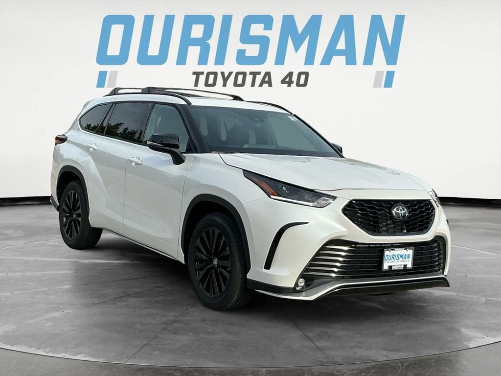 2026 Toyota Highlander XSE's photo