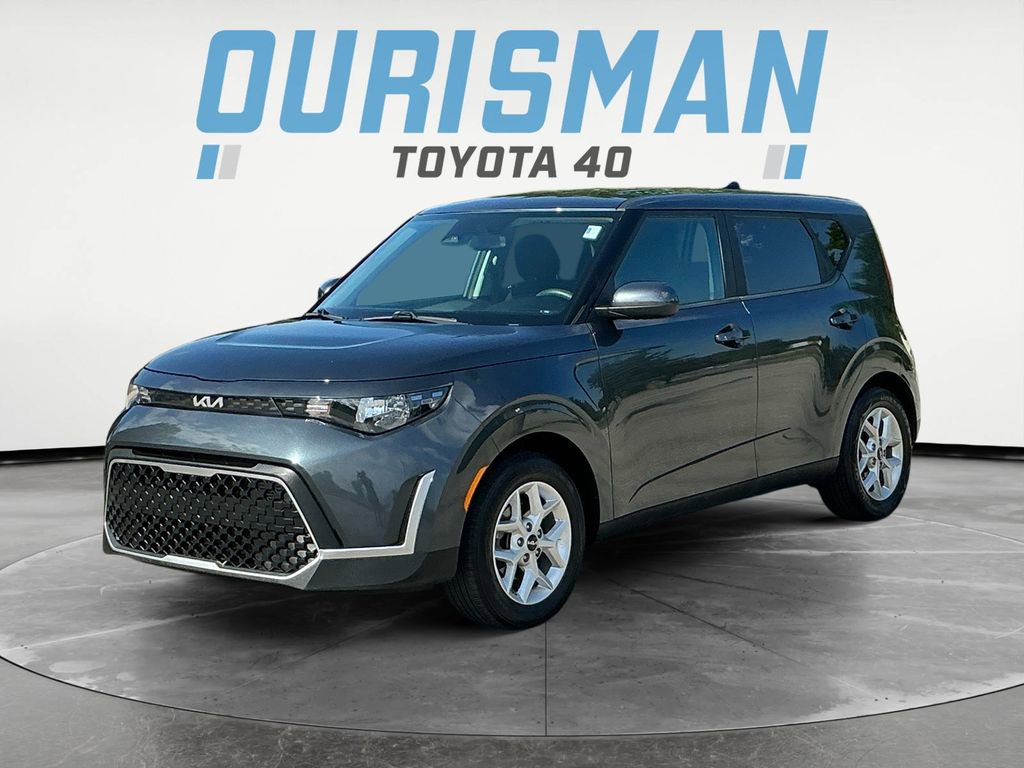 2023 Kia Soul LX photo 2