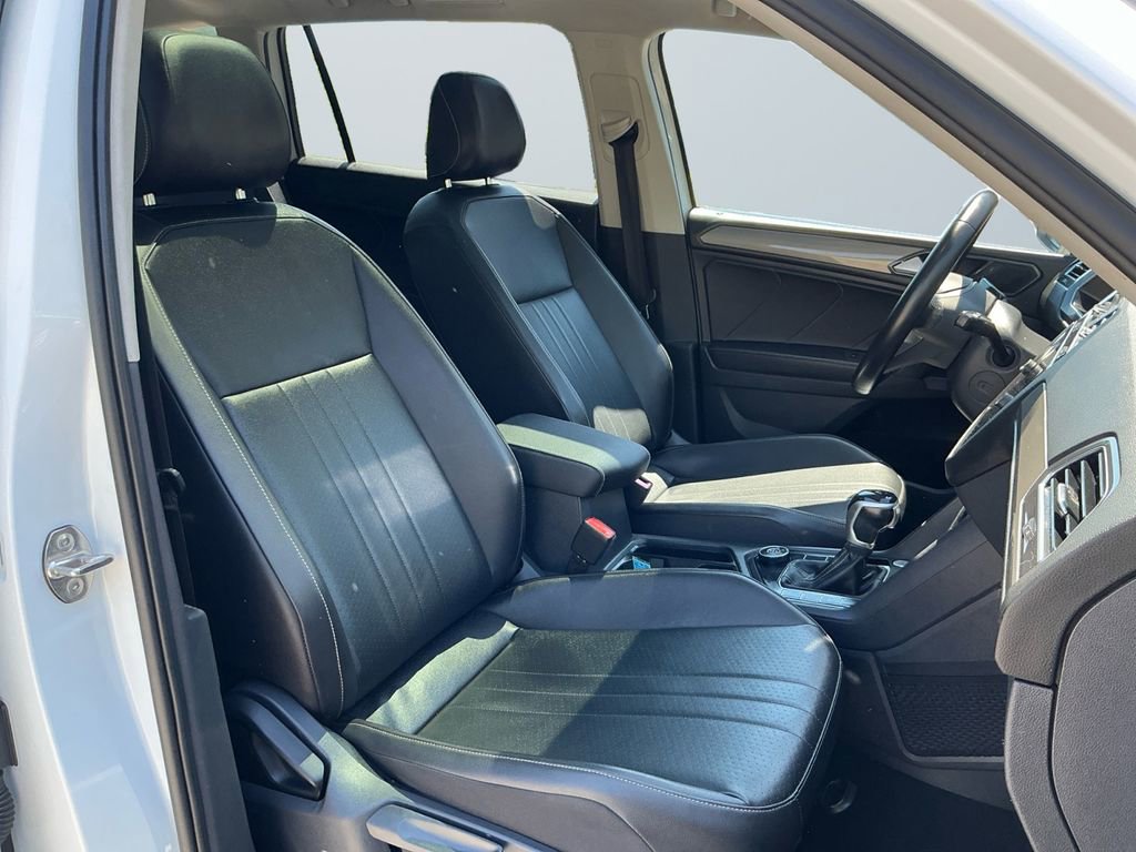 2022 Volkswagen Tiguan SE - Photo 16
