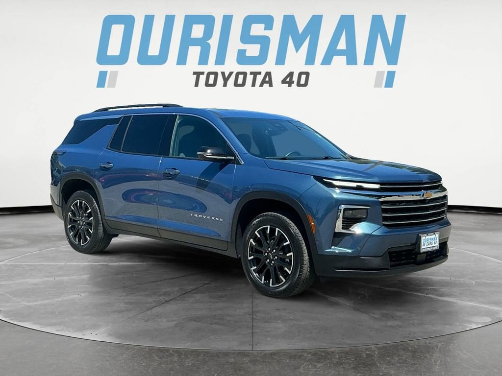 2025 Chevrolet Traverse FWD LT's photo
