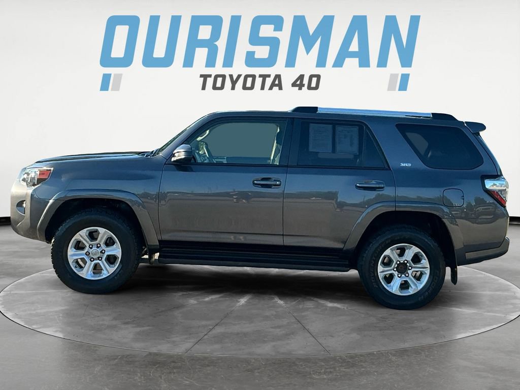 2019 Toyota 4Runner SR5 photo 3