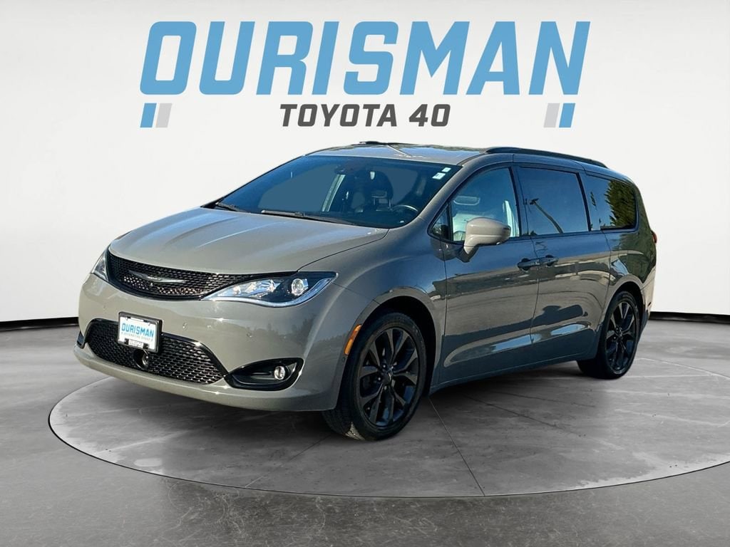 Used 2020 Chrysler Pacifica Touring L Plus with VIN 2C4RC1EG2LR127031 for sale in Edgewood, MD