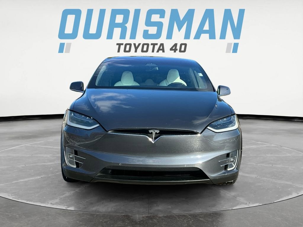 2019 Tesla Model X Long Range's photo