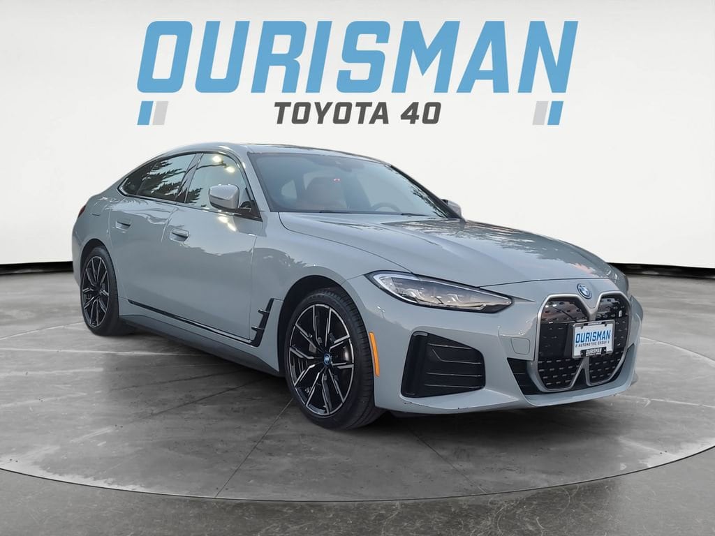 2023 BMW i4 40's photo