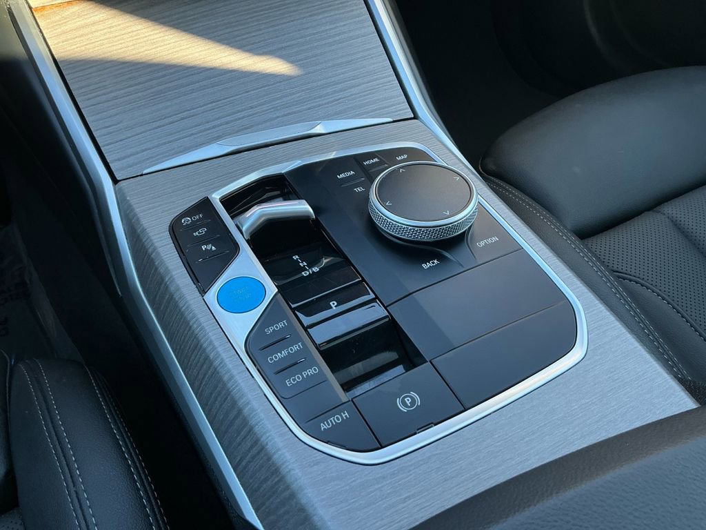 2025 BMW i4 40 - Photo 12