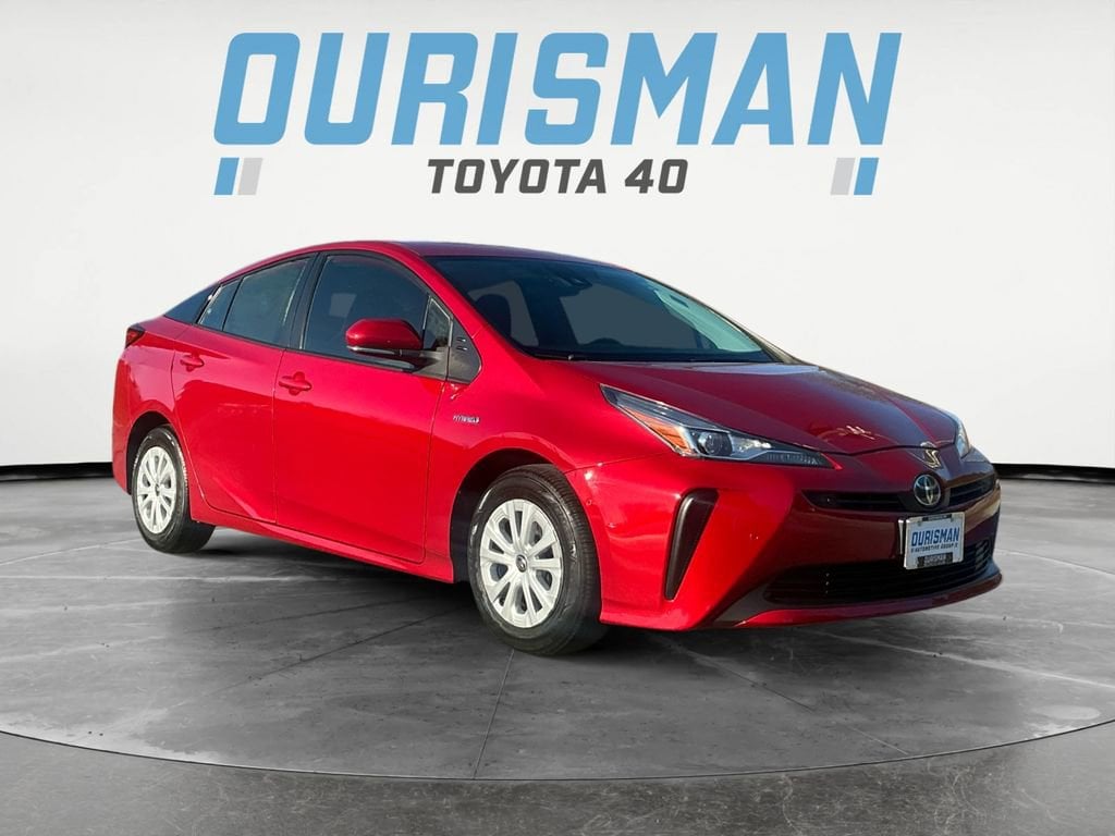 2022 Toyota Prius LE's photo