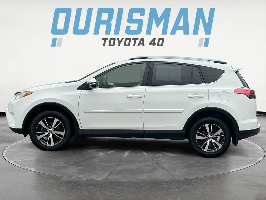 2017 Toyota RAV4 XLE photo 2