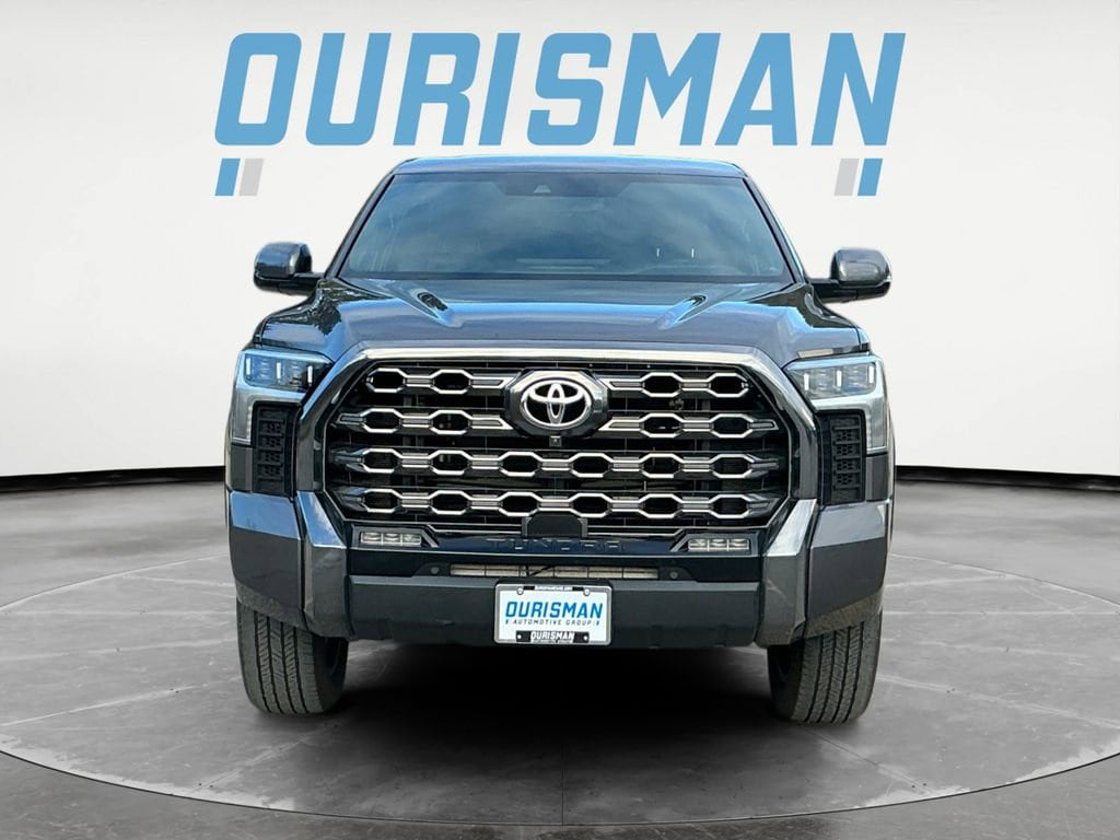 2023 Toyota Tundra Platinum's photo