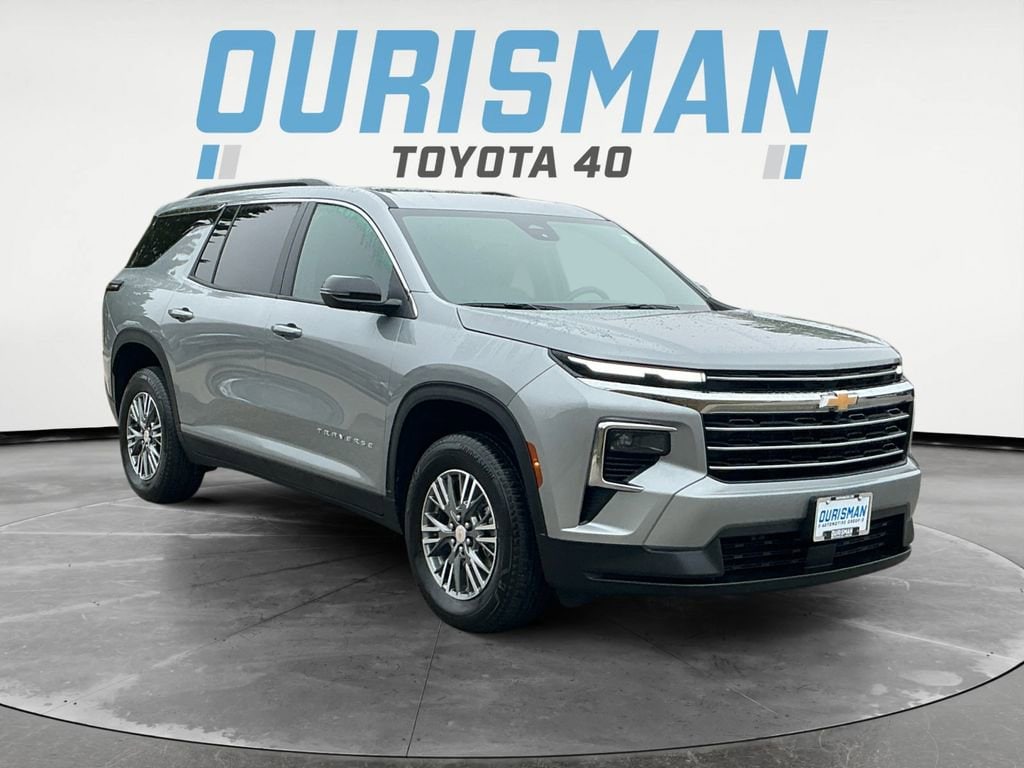 2026 Chevrolet Traverse FWD LT's photo