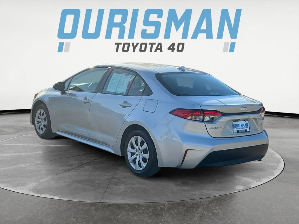 2024 Toyota Corolla LE photo 3