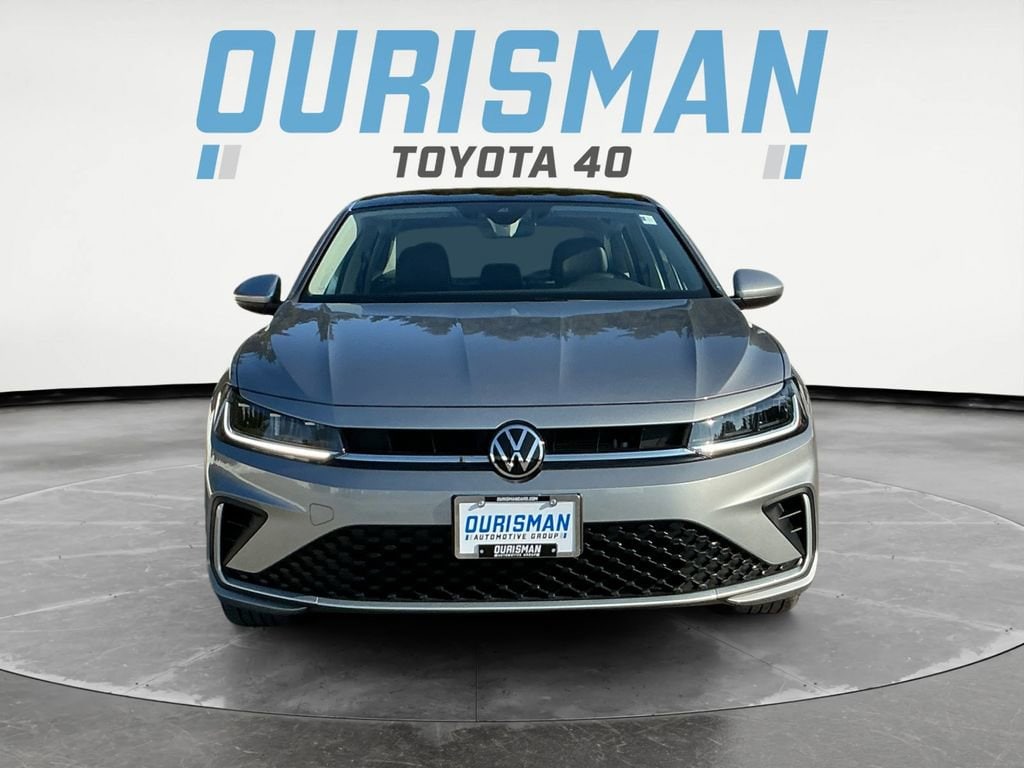 Used 2025 Volkswagen Jetta 1.5T SE Sedan