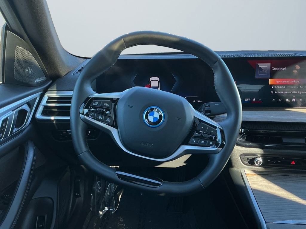 2025 BMW i4 40 - Photo 13