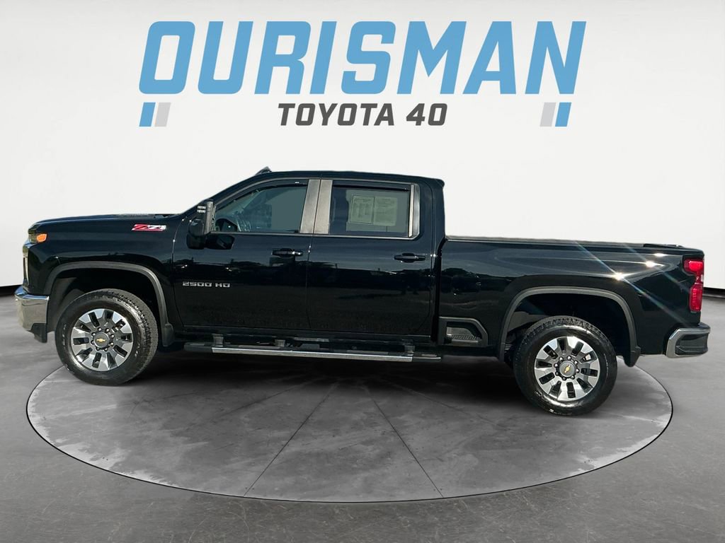 2023 Chevrolet Silverado 2500HD LT photo 2