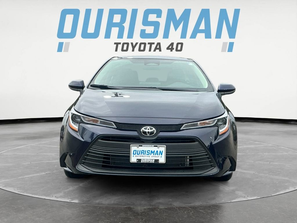 2025 Toyota Corolla LE's photo