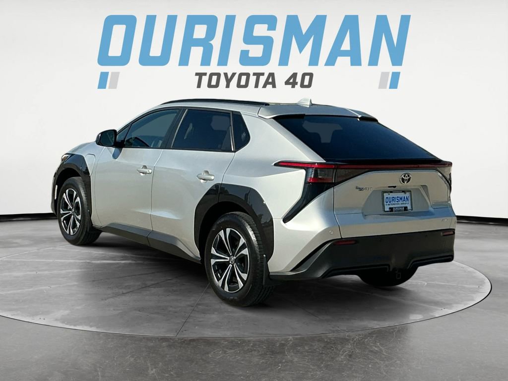 2023 Toyota bZ4X XLE photo 3
