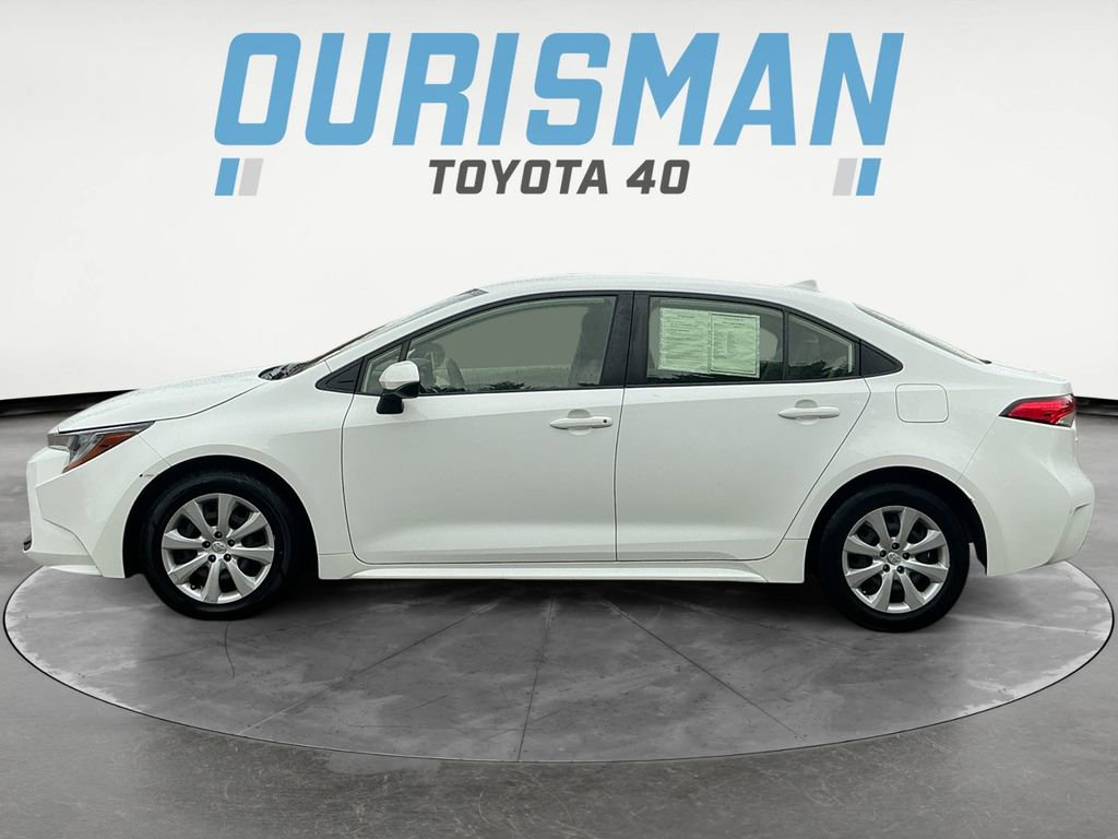 2023 Toyota Corolla LE photo 3