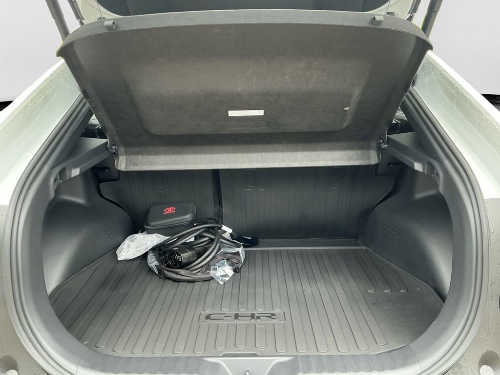 2026 Toyota C-HR SE - Photo 17