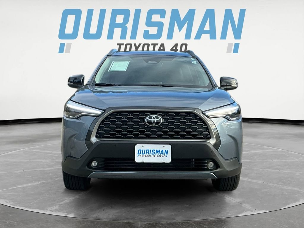 2025 Toyota Corolla Cross XLE's photo