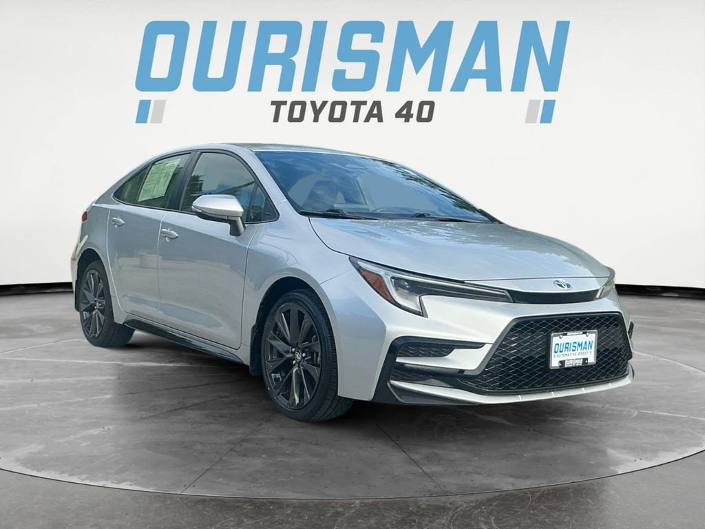 2024 Toyota Corolla SE's photo