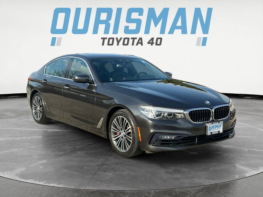 2018 BMW 5 Series 540i xDrive Sedan's photo