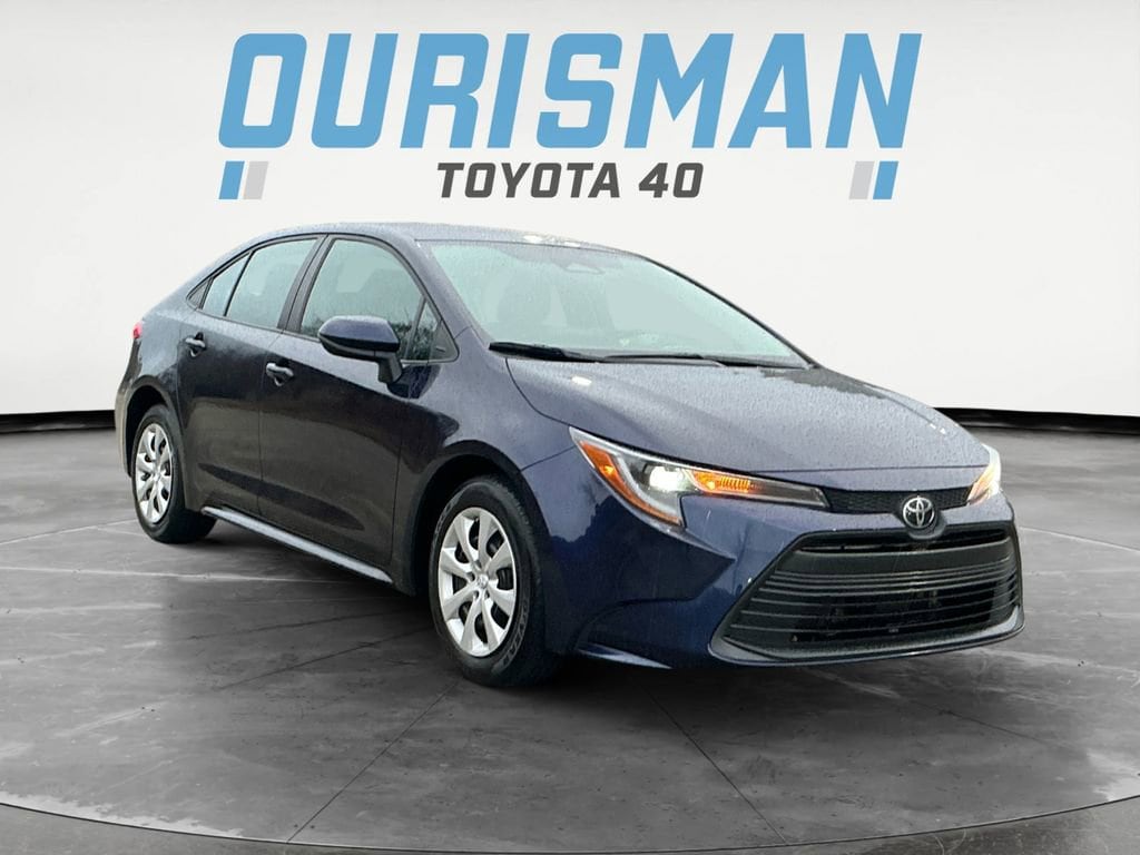 2023 Toyota Corolla LE's photo