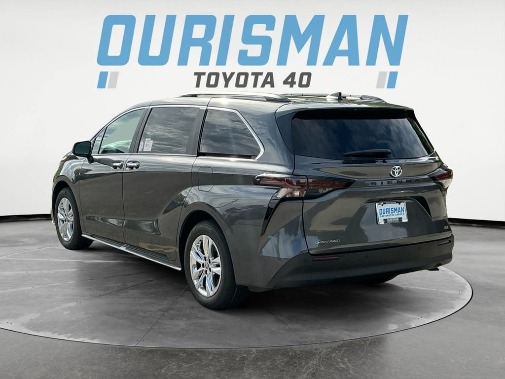 New 2025 Toyota Sienna XLE Van Passenger Van